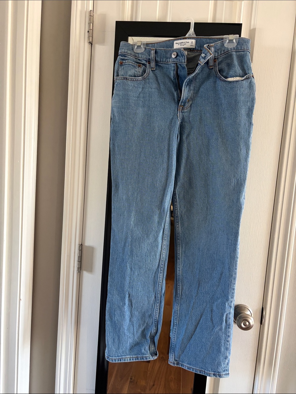 A&F 90’s Straight leg mid rise curve love 27 short